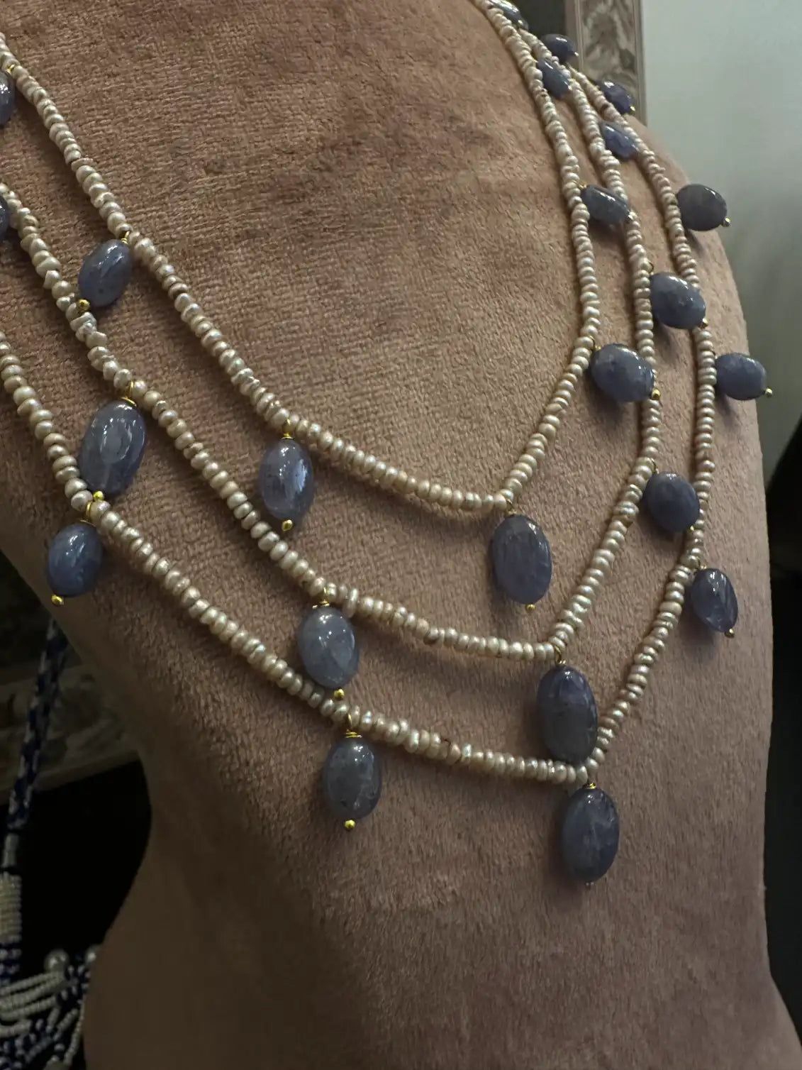 Sunheri Neeli Neckpiece