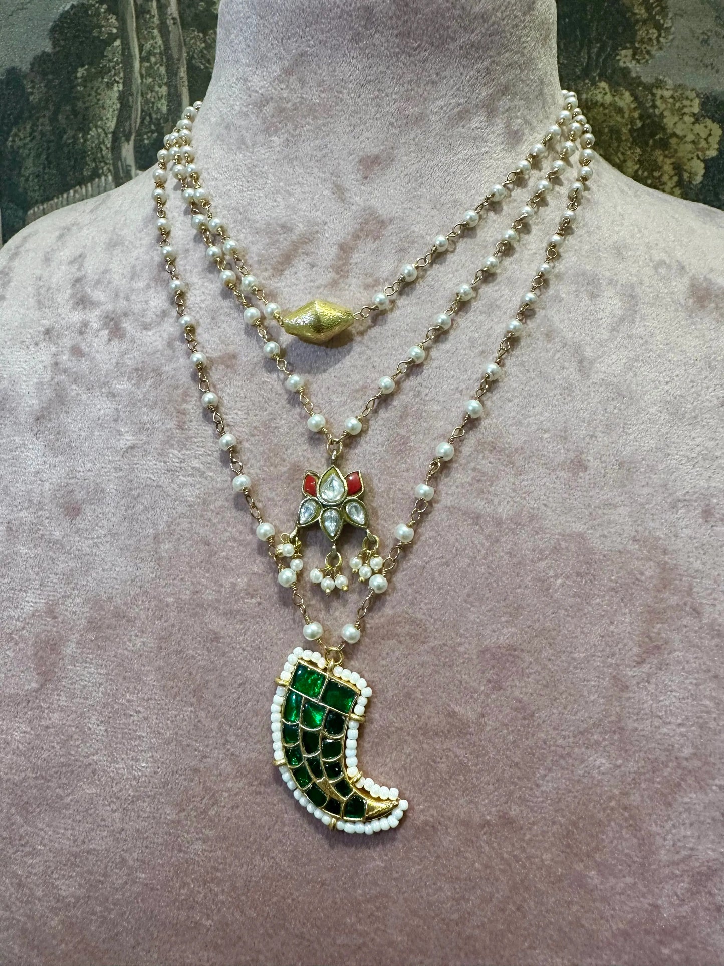 Gulnaar Neckpiece
