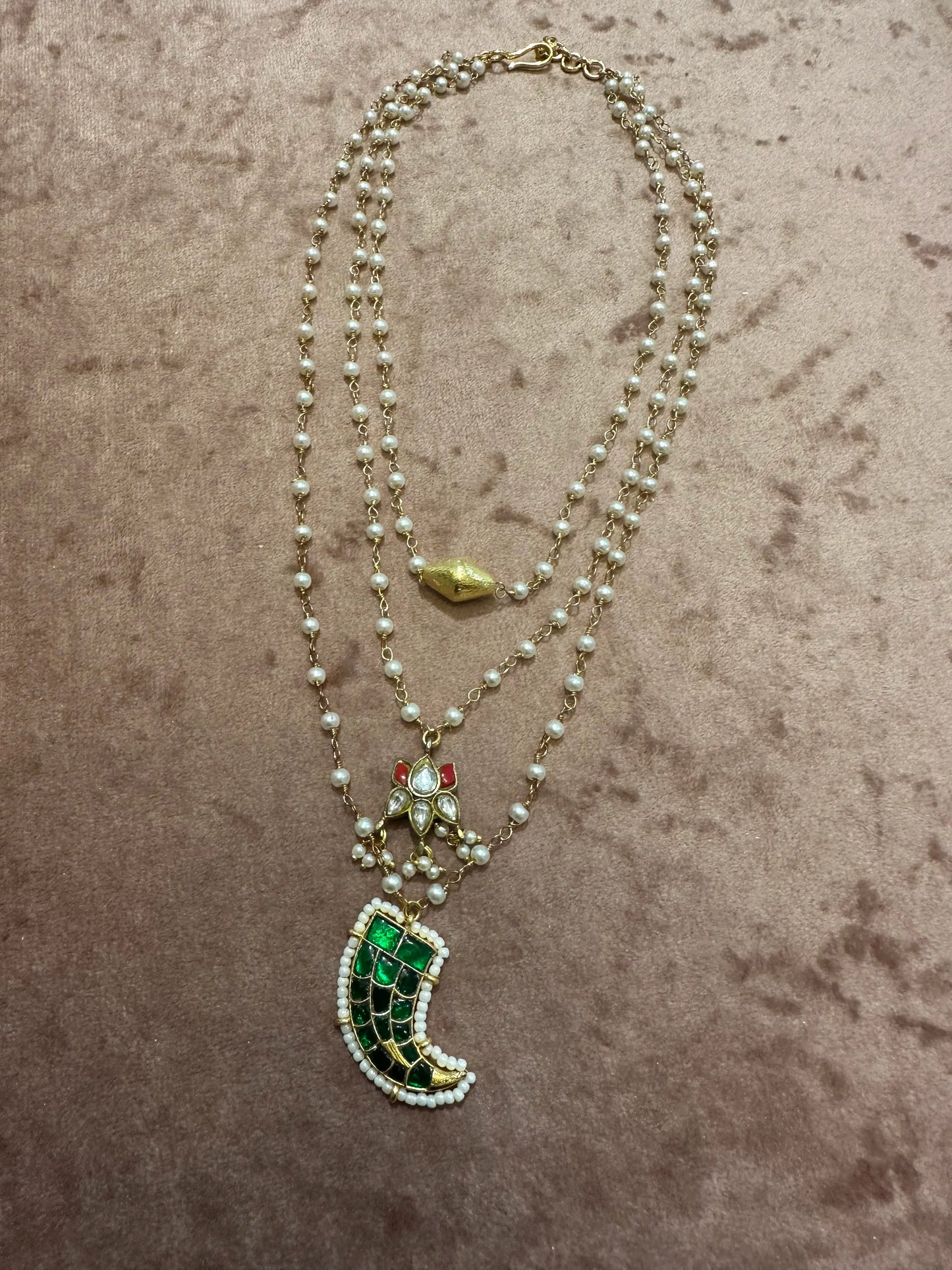 Gulnaar Neckpiece