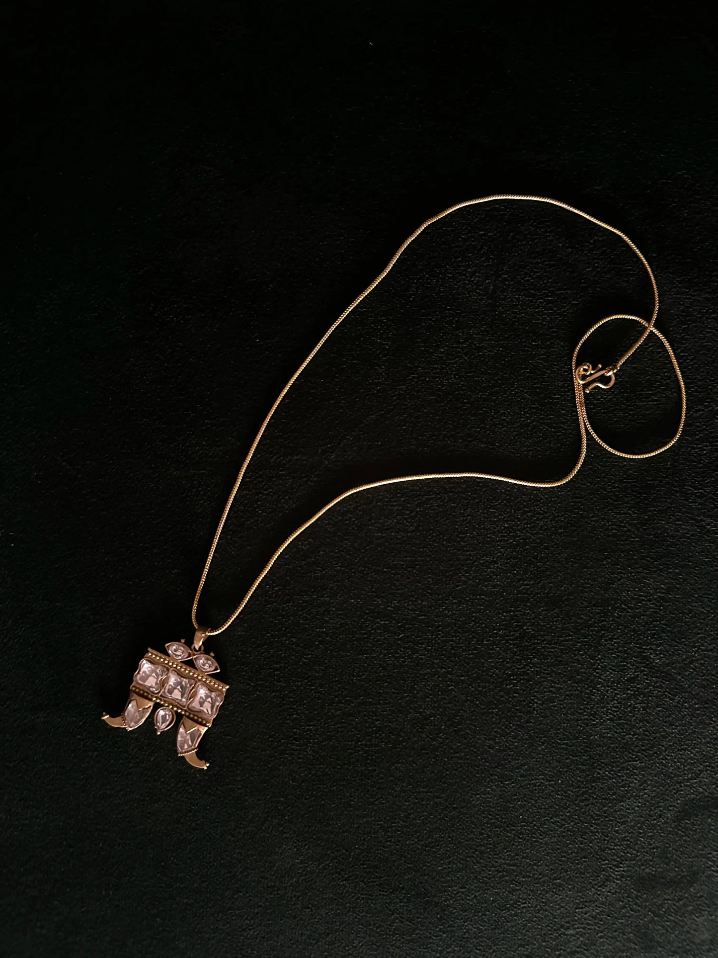 Andaaz Chain Pendant