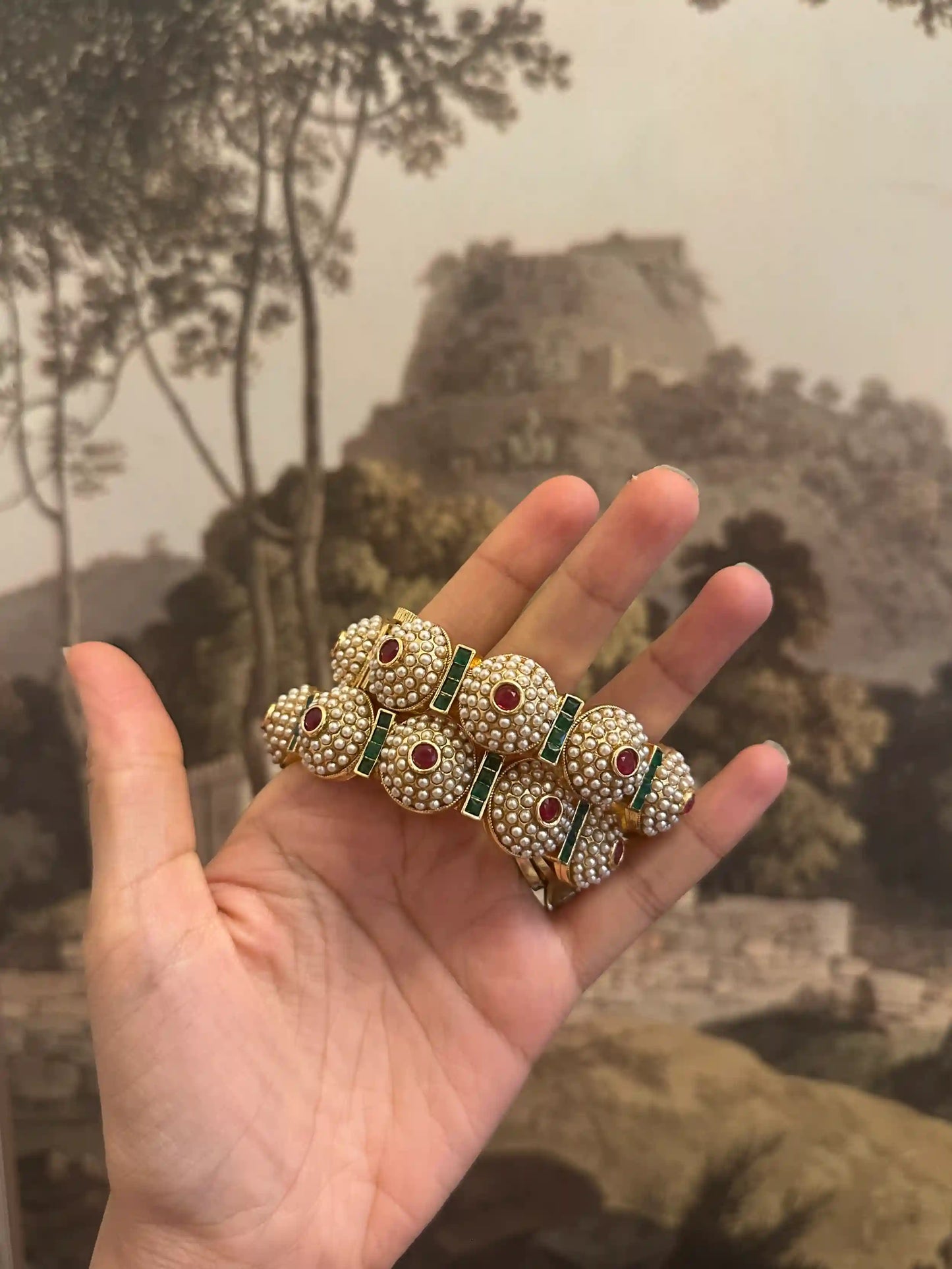 Akhiyan Bangles