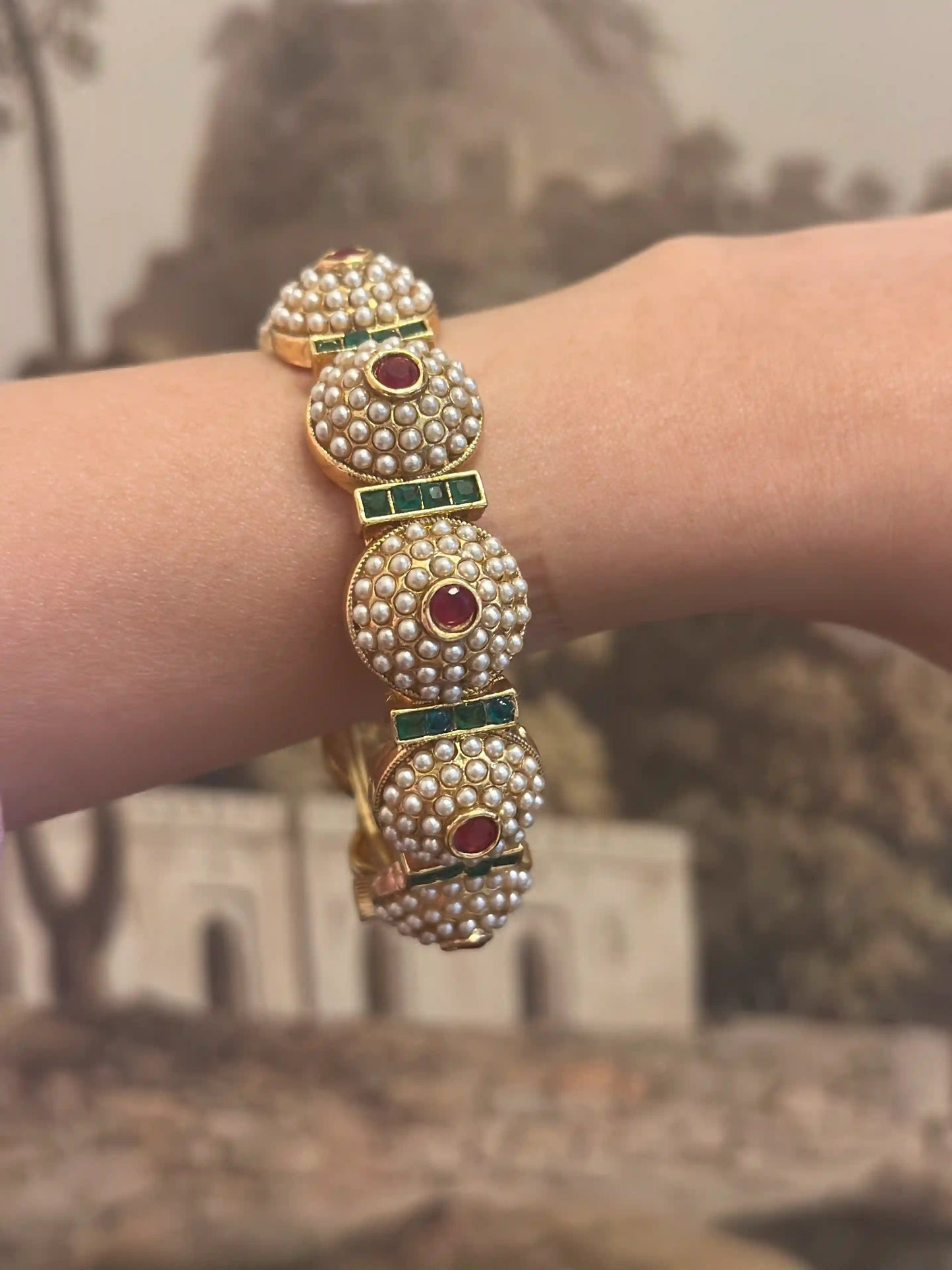 Akhiyan Bangles
