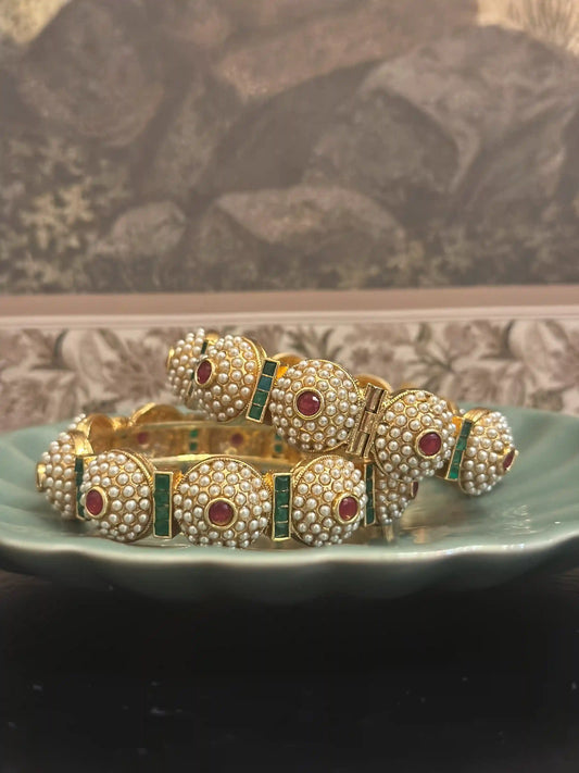 Akhiyan Bangles