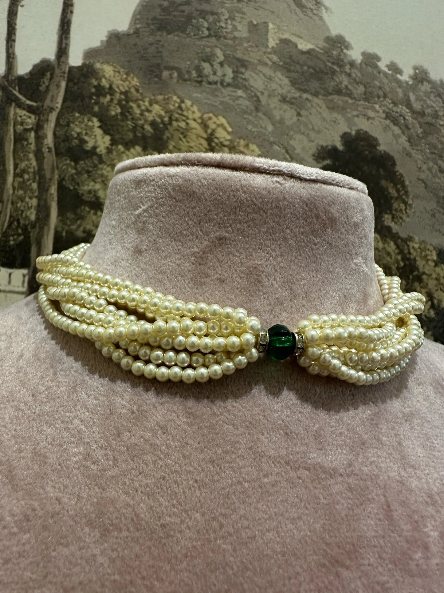 Sham Savere Neckpiece