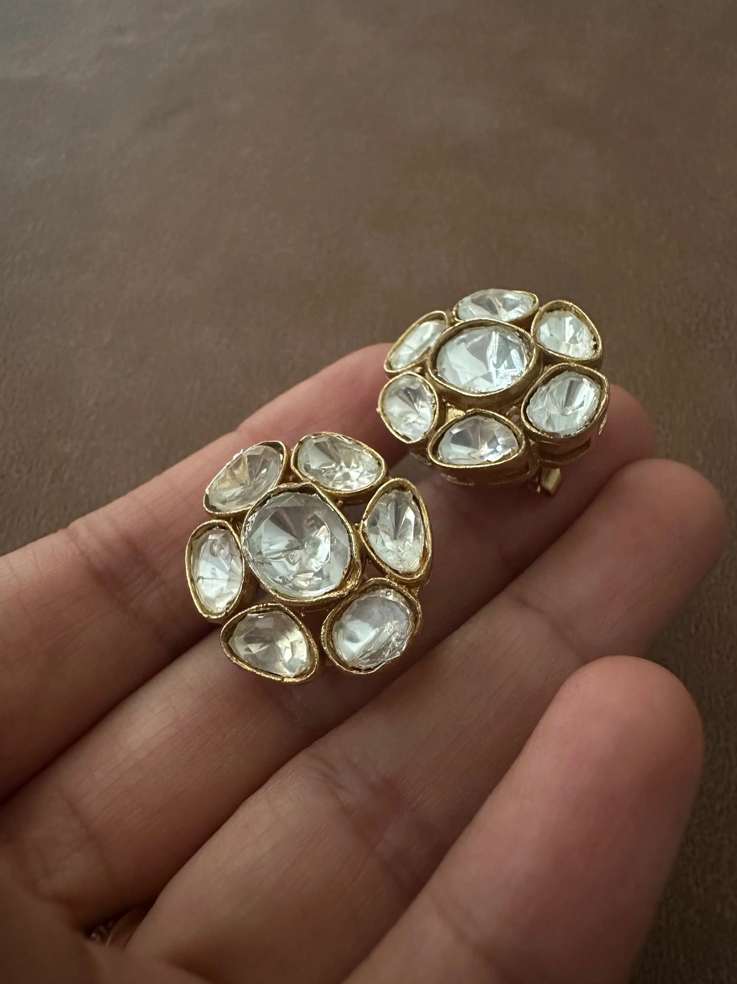 Anila Studs