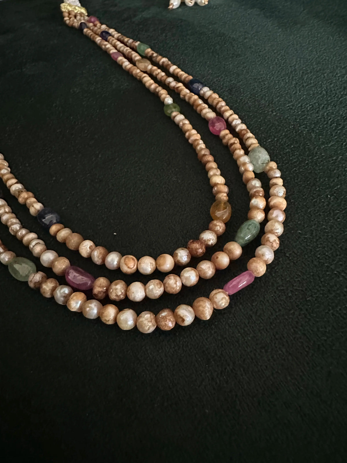 Teen Lada Rangeen Dasta Neckpiece