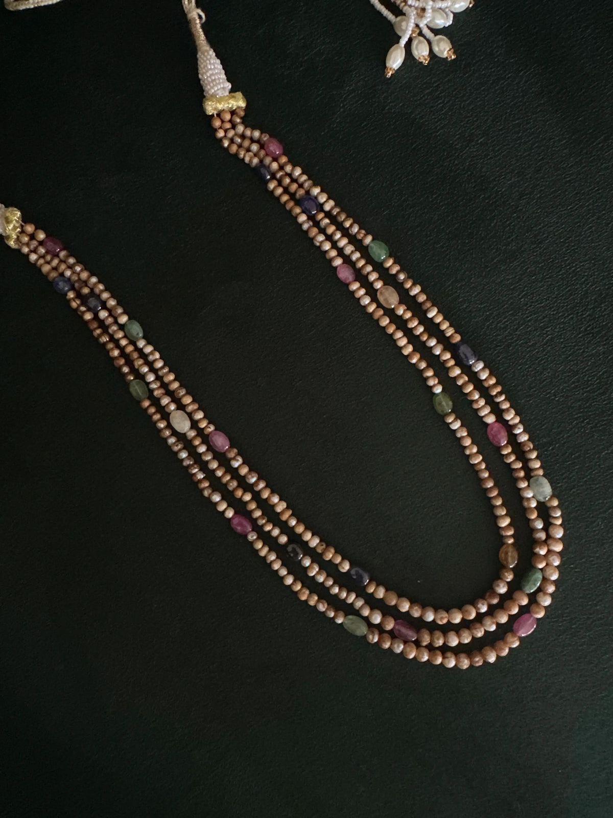 Teen Lada Rangeen Dasta Neckpiece