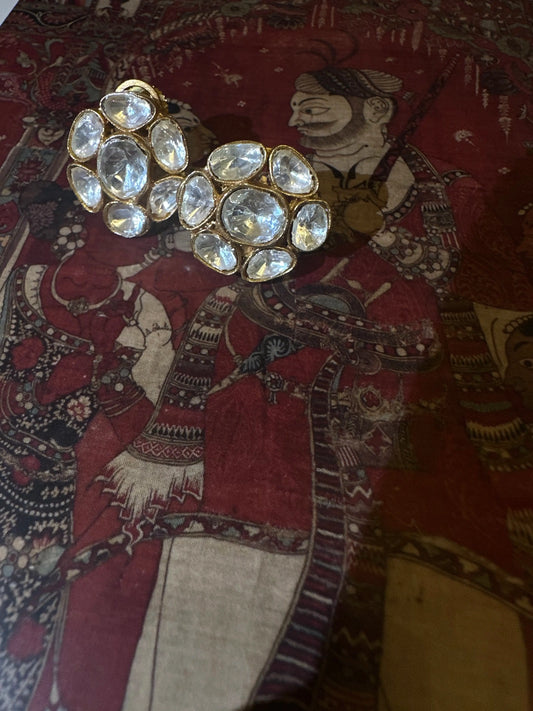 Anila Studs